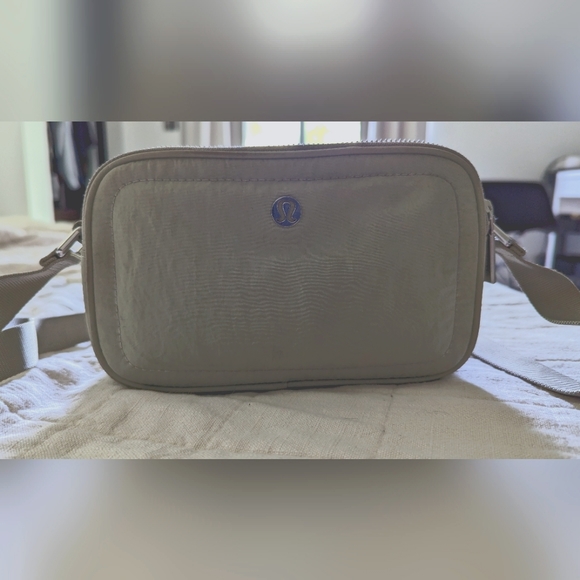 lululemon athletica Handbags - Lululemon crossbody
